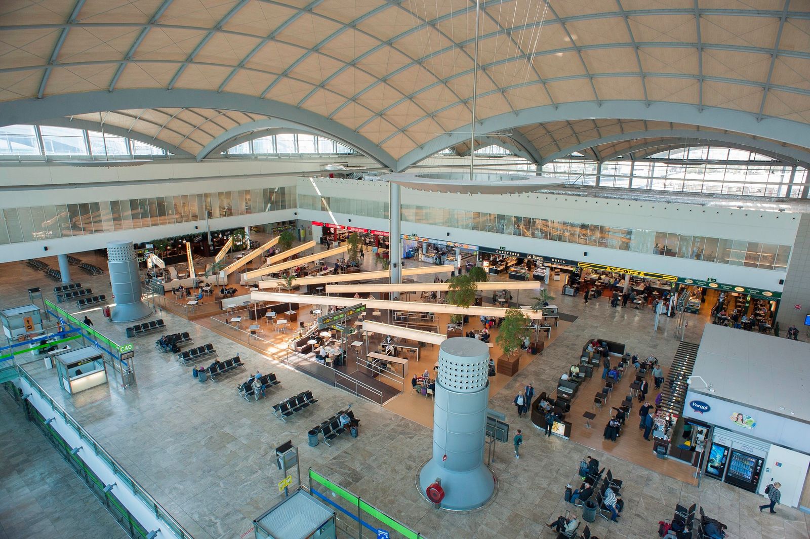 Alquiler de coches en \nAlicante Aeropuerto